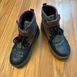 Carter's Gray Navy and Brown Kids Boots size 13